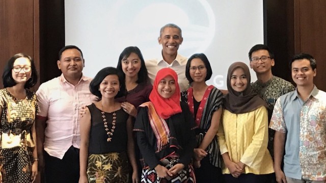 Obama bertemu dengan anak muda Indonesia. (Foto: Twitter/Obama Foundation)