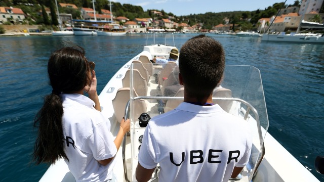 Layanan sewa speedboat dari Uber. (Foto: Antonio Bronic/Reuters)
