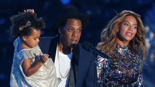 Blue Ivy, Jay Z, dan Beyonce (Foto: REUTERS/Mario Anzuoni)