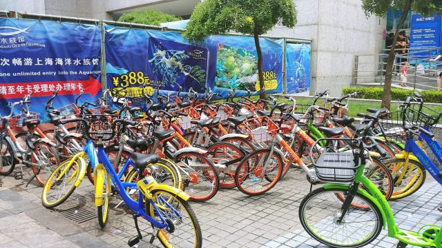 Parkir sepeda sewa berbasis aplikasi di China. (Foto: Jofie Yordan/kumparan)