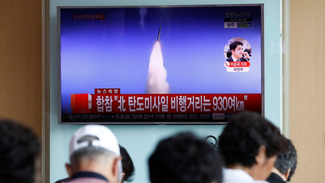 Korea Utara menembakan rudal (Foto: Reuters/Kim Hong-Ji )
