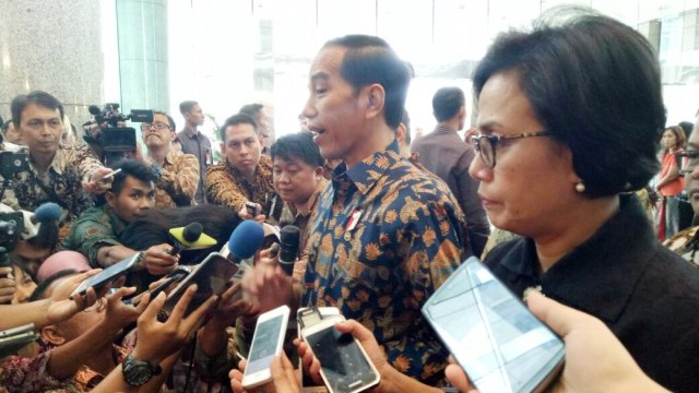 Saat Sri Mulyani Jadi Wartawan Dadakan Di Bursa Efek Indonesia ...