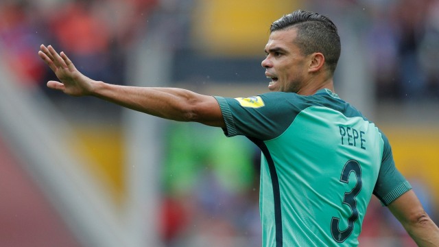 Pepe saat membela Timnas Portugal. (Foto: Reuters/Maxim Shemetov)