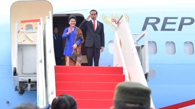 Jokowi dan Iriana di Bandara Halim Foto: Dok. Laily - Biro Pers Setpres