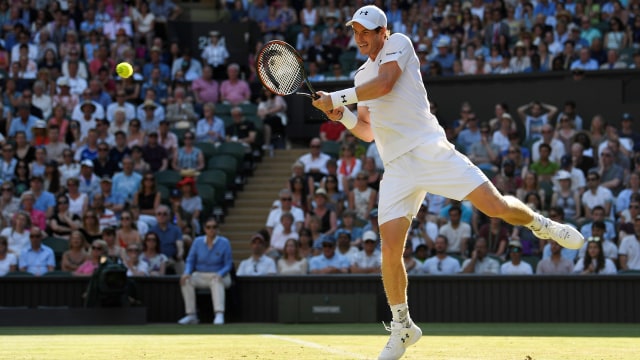 Murray saat berlaga di babak kedua Wimbledon 2017. (Foto: Reuters/Tony O'Brien)