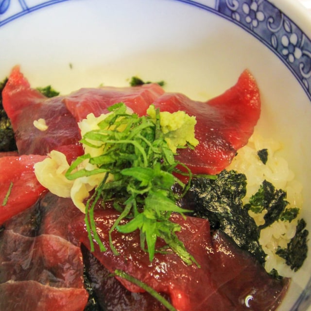 Semangkuk Donburi Tuna di Maguro Donburi Segawa, Tsukiji (3)