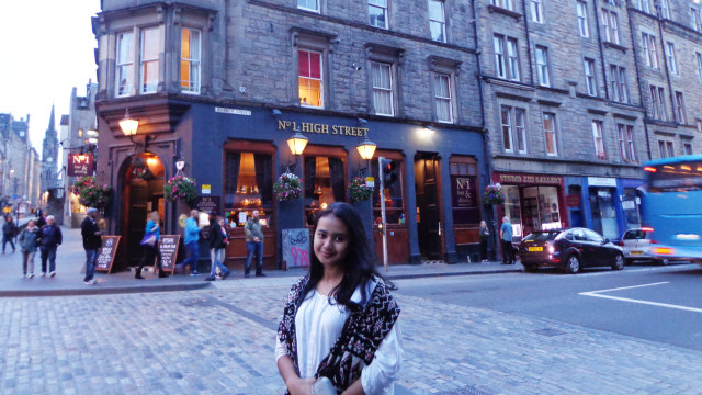 Kafe di Royal Mile, Edinburgh. (Foto: Maria Sattwika Duhita/kumparan)