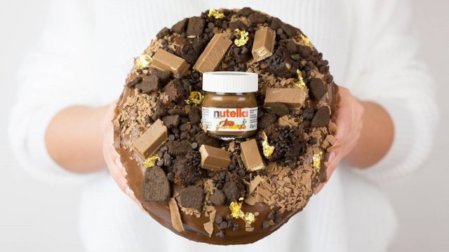 Toko Di Australia Ini Jual Donat Nutella Beratnya Capai 1 Kilogram Kumparan Com