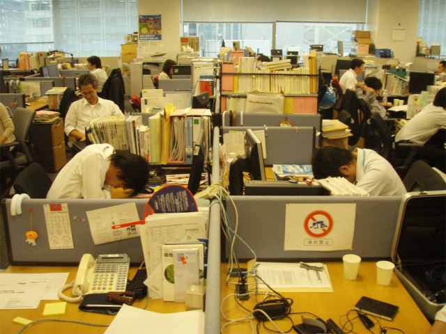 5 Alasan Yang Menyebabkan Orang Jepang Terbelenggu Pekerjaan