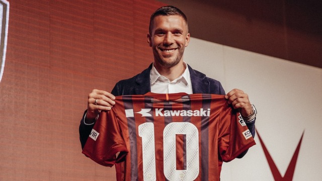 Podolski bersama Vissel Kobe. (Foto: Instagram/Lukas Podolski)