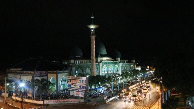 Pemandangan masjid dari balkon (Foto: Ulfa/kumparan)