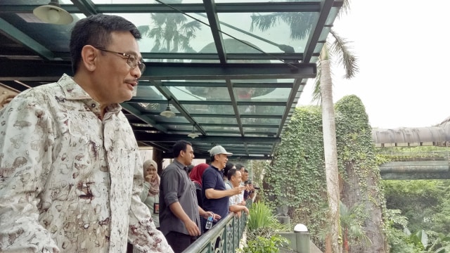 Djarot di Kebun Binatang Ragunan (Foto: Nadia Riso/kumparan)