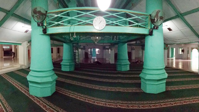 Masjid Al Mansur (Foto: Kevin Kurnianto/kumparan)