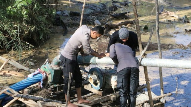 Penambangan liar di Kalimantan Barat digerebek (Foto: Dok. Polda Kalbar)