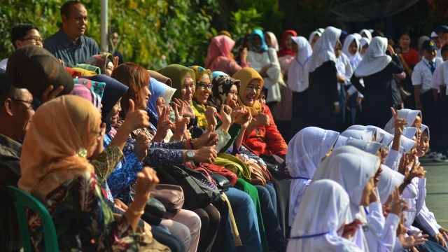 Hari Pertama Sekolah. (Foto: Antara/Adeng Bustomi)