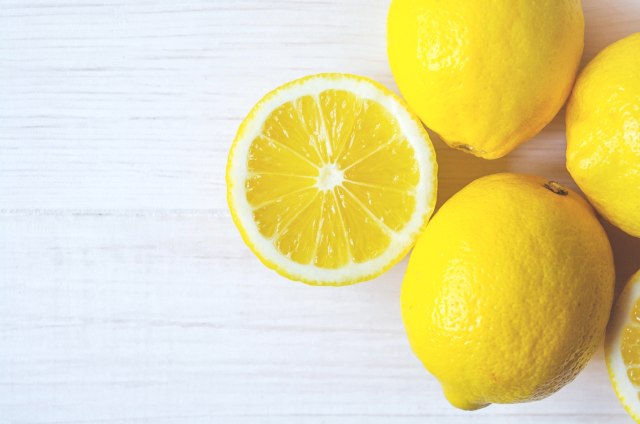 Lemon untuk masker komedo (Foto: Thinkstock)