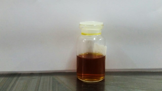 Cairan senyawa vanili yang dihasilkan. (Foto: Dok. Himawan Auladana)