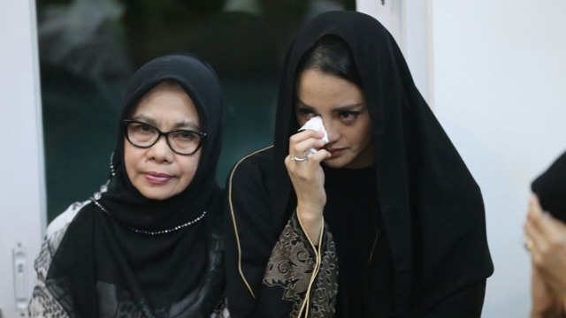 Curahan Hati Ririn Ekawati yang Mulai Bisa Terima dan Ikhlaskan Kepergian Ibunya (28137)
