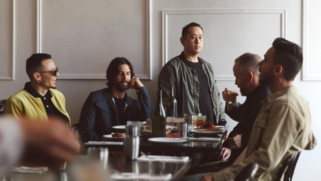 Chester bersama para personel Linkin Park (Foto: Instagram: @linkinpark)