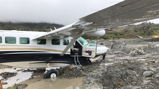 Pesawat kargo kecelakaan  (Foto: Istimewa)