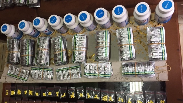 Polisi sita obat ilegal di Bogor. (Foto: Dok. Polres Bogor)