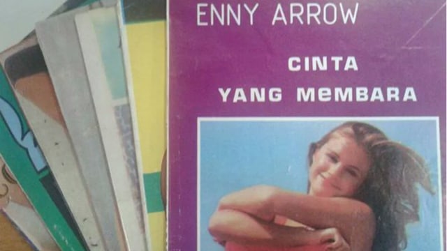 Buku-buku Enny Arrow. (Foto: Twitter @harrigieb)