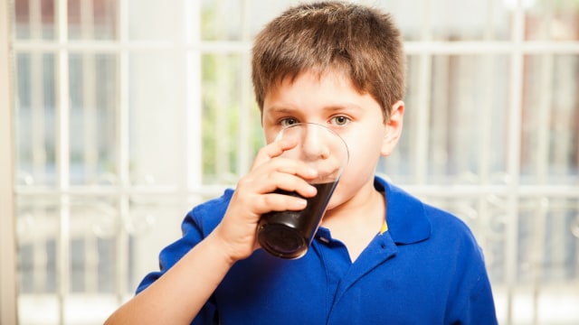 Anak diperbolehkan konsumsi soda (Foto: Thinkstock)