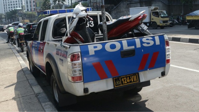 Motor yang melanggar di daerah Karet. (Foto: Fanny Kusumawardhani/kumparan)