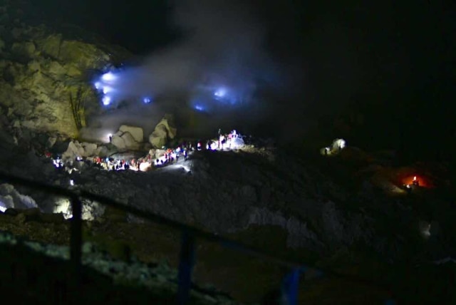 Menyambut Pagi di Gunung Ijen (3)