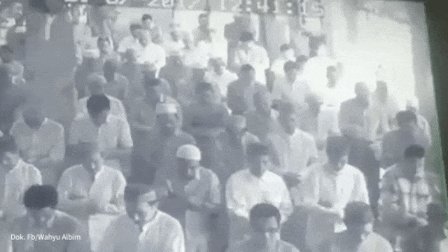 Viral Video Jemaah Meninggal saat Salat Jumat di Masjid (201253)