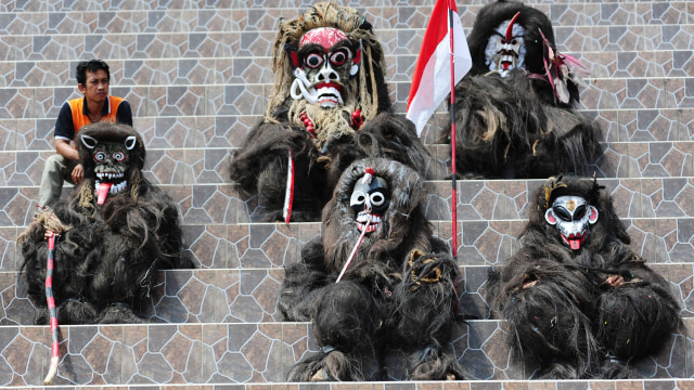 Amot, hantu dalam mitologi Dayak (Foto: ANTARA FOTO/Jessica Helena Wuysang)