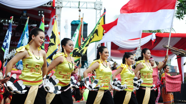 Penari di pembukaan Kongres Dayak (Foto: ANTARA FOTO/Jessica Helena Wuysang)