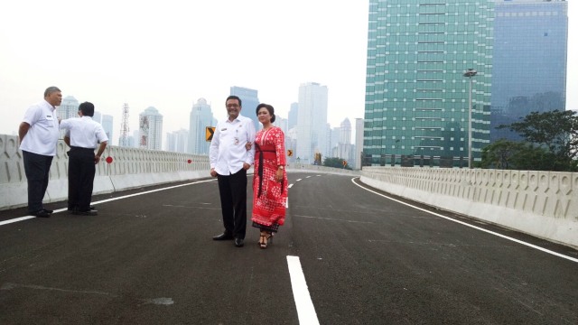 Djarot dan Istri di Simpang Susun Semanggi (Foto: Diah Harni/kumparan)