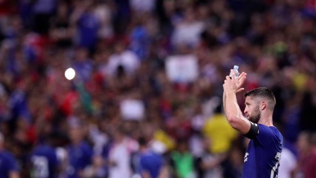 Cahill memberi aplaus pada pendukung Chelsea. (Foto: Reuters)