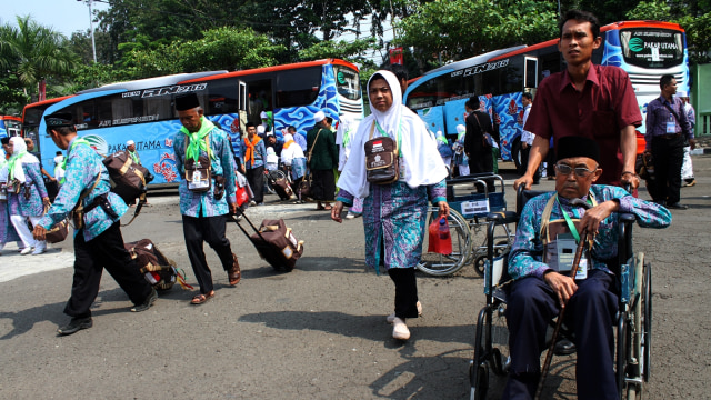 Pemberangkatan Jemaah Haji. (Foto: Antara/Risky Andrianto)