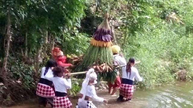 Eko-religi ruwatan mata air di Jepara (Foto: Dok. Yayasan Kartini Indonesia)