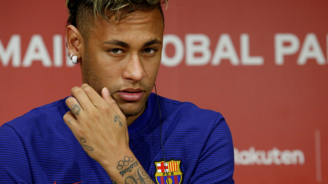 Neymar pada konferensi pers bersama Barca. (Foto: Kim Kyung Hoon/Reuters)
