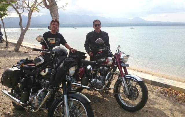 Ride into the Sunrise: Jelajahi Indahnya Indonesia dengan Motor Klasik (1)