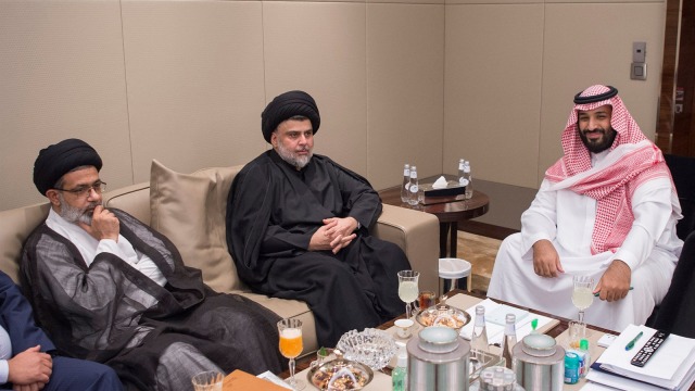 Muqtada al-Sadr bertemu Muhammad bin Salman (Foto: Bandar Algaloud/Courtesy of Saudi Royal Court/Handout via REUTERS)
