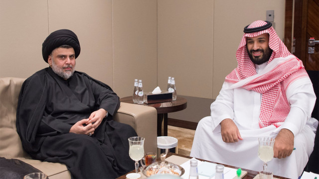 Muqtada al-Sadr bertemu Muhammad bin Salman  (Foto: Bandar Algaloud/Courtesy of Saudi Royal Court/Handout via REUTERS)