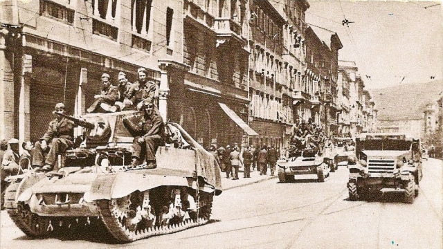 Tentara Merah Tito membebaskan Trieste. (Foto: Wikimedia Commons)