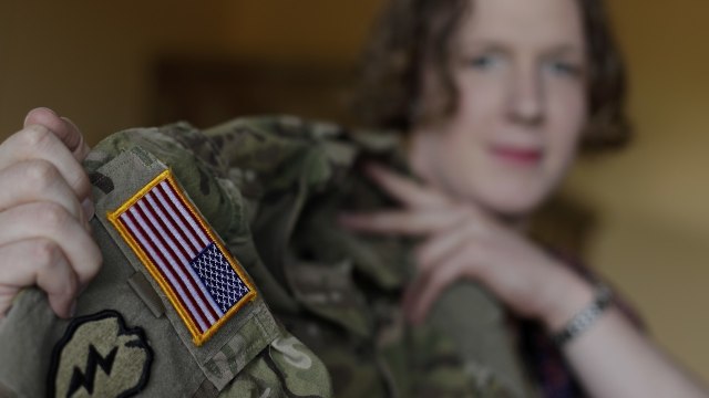 Jennifer Sims, anggota transgender militer AS (Foto: AP Photo/Matthias Schrader)