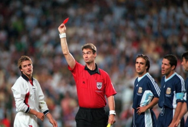 Kartu merah terburuk Beckham (Foto: Soccer Laduma)
