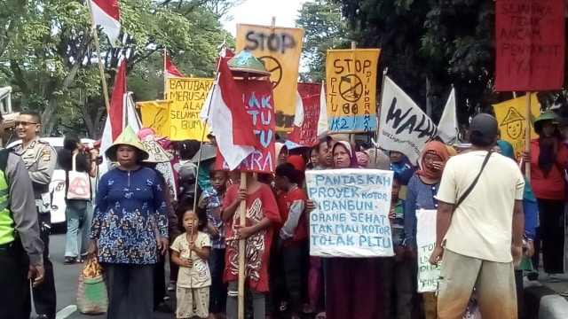 Aksi Tolak PLTU 2 di Indramayu (Foto: Dok. Walhi Jabar)