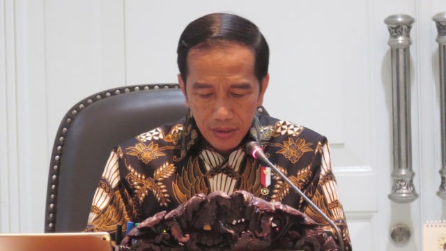 Jokowi dalam rapat terbatas di Istana Kepresidenan Foto: Yudhistira Amran Saleh/kumparan