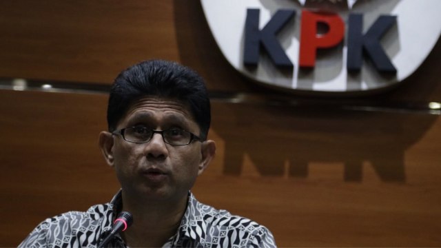 Laode Syarif dalam Konpers OTT di Pamekasan (Foto: Fanny Kusumawardhani/kumparan)