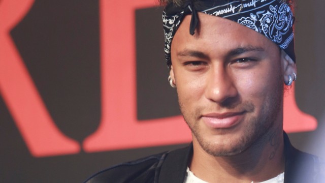 Neymar memang harus pergi. (Foto: Stringer/REUTERS)