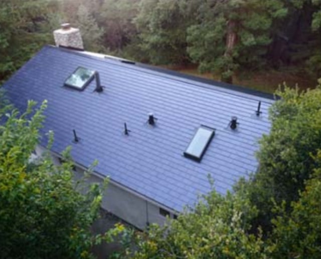 Solar Roof dari Tesla Berhasil Terpasang di Rumah Salah Satu Pendirinya (1)