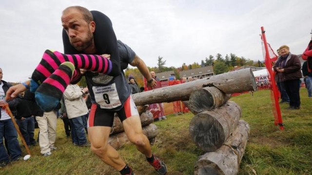 Wife Carrying Championship di Finlandia (Foto: Reuters)