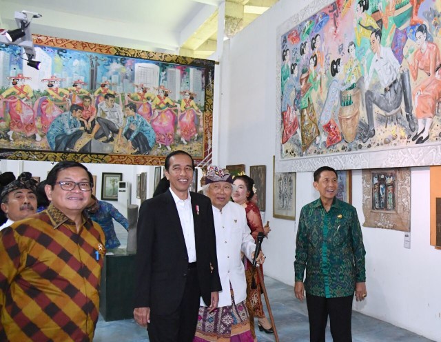 Jokowi di Museum Gunarsa. (Foto: Biro Pers Setpres)